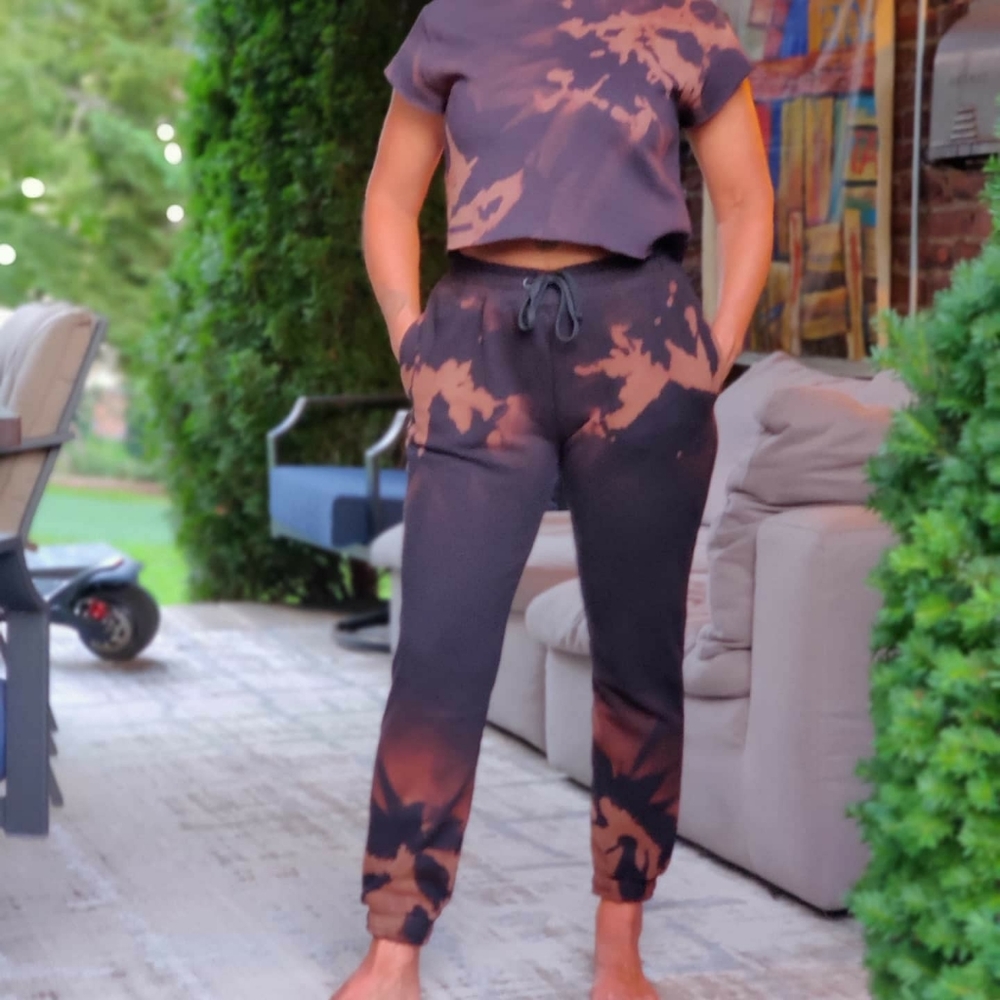Reverse tiedye crop top & sweatpants set